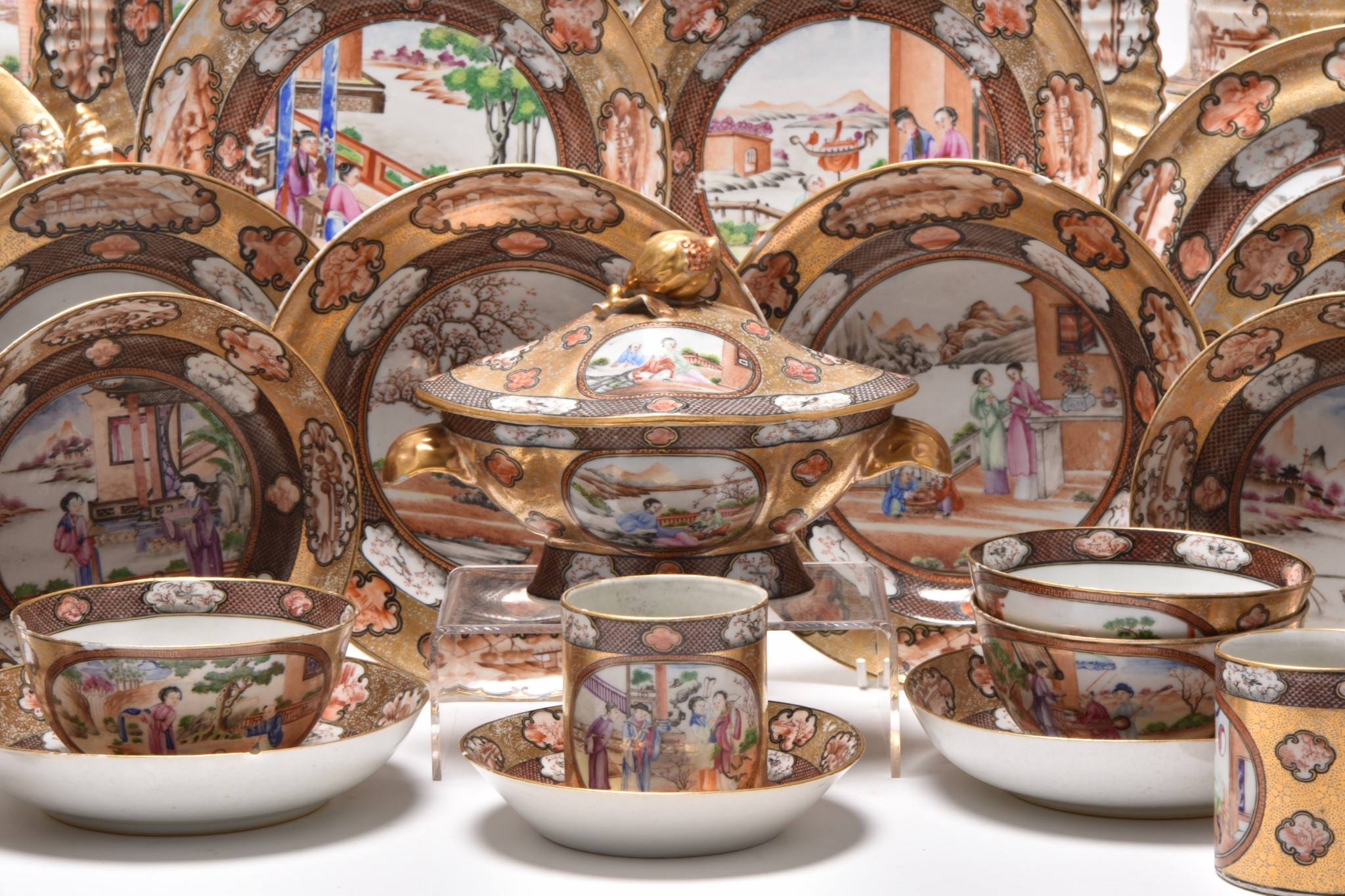 Rockefeller_Pattern_Chinese_Export_Porcelain_Dinner_Service Halls The Auction House